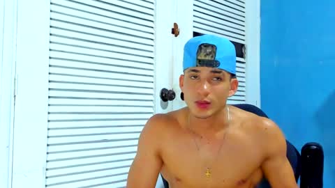 Snapshot of danii_scot chatting on 01.04.25 Dani online show from 01.04.25