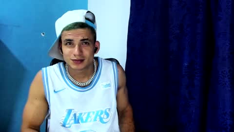 Snapshot of danii_scot chatting on 02.08.25 Dani online show from 02.08.25