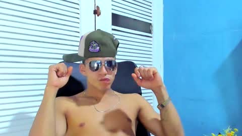 Snapshot of danii_scot chatting on 02.10.25 Dani online show from 02.10.25