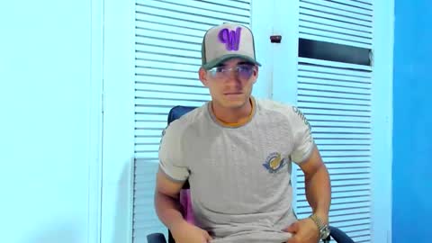 Snapshot of danii_scot chatting on 02.11.25 Dani online show from 02.11.25