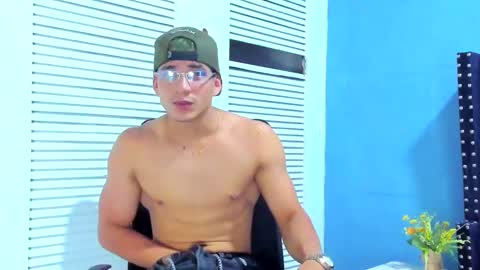 Snapshot of danii_scot chatting on 02.15.25 Dani online show from 02.15.25