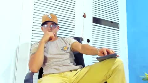 Snapshot of danii_scot chatting on 02.17.25 Dani online show from 02.17.25