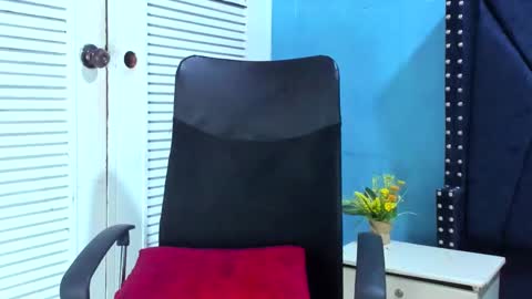 Snapshot of danii_scot chatting on 02.18.25 Dani online show from 02.18.25