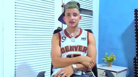 Snapshot of danii_scot chatting on 02.25.25 Dani online show from 02.25.25