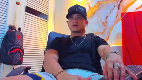 Snapshot of danii_scot chatting on 09.29.25 Dani online show from 09.29.25