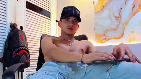 Snapshot of danii_scot chatting on 10.03.25 Dani online show from 10.03.25