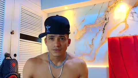 Snapshot of danii_scot chatting on 10.06.25 Dani online show from 10.06.25