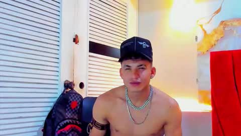 Snapshot of danii_scot chatting on 10.15.25 Dani online show from 10.15.25