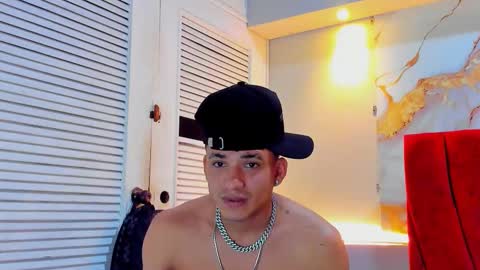 Snapshot of danii_scot chatting on 10.16.25 Dani online show from 10.16.25