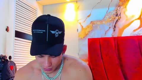 Snapshot of danii_scot chatting on 10.17.25 Dani online show from 10.17.25