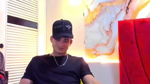 Snapshot of danii_scot chatting on 11.12.25 Dani online show from 11.12.25