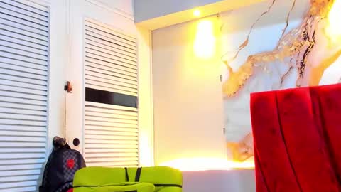 Snapshot of danii_scot chatting on 11.17.25 Dani online show from 11.17.25