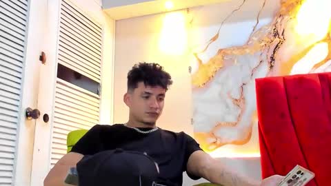 Snapshot of danii_scot chatting on 11.25.25 Dani online show from 11.25.25