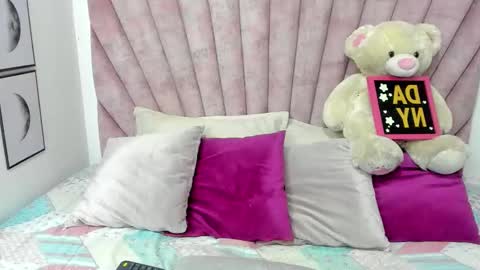 DaniiBelluci  online show from 11.14.25