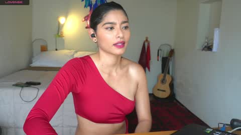 danalle .. online show from 01.12.25