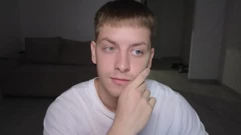 Snapshot of danila_trezzini chatting on 06.25.26 danila online show from 06.25.26