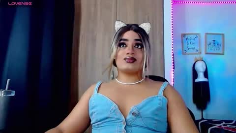 Snapshot of danipein chatting on 02.13.26 danipein online show from 02.13.26