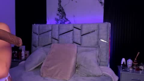 Snapshot of daniphoenixx chatting on 02.24.25 Dani Phonenix online show from 02.24.25