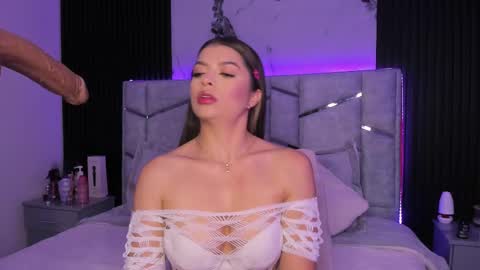 Snapshot of daniphoenixx chatting on 03.05.25 Dani Phonenix online show from 03.05.25