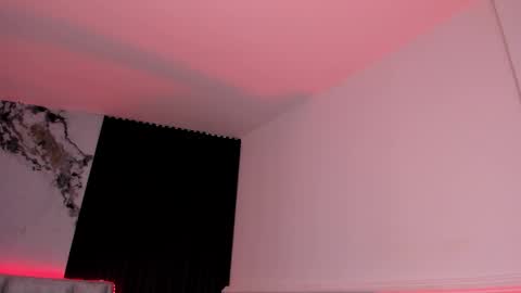 Snapshot of daniphoenixx chatting on 09.18.25 Dani Phonenix online show from 09.18.25