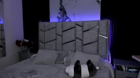 Snapshot of daniphoenixx chatting on 09.22.25 Dani Phonenix online show from 09.22.25