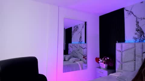 Snapshot of daniphoenixx chatting on 10.10.25 Dani Phonenix online show from 10.10.25