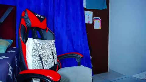 danisabrownn online show from 03.17.26