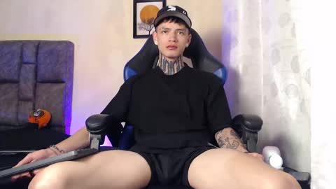 Snapshot of dann_brown chatting on 02.12.26 Dann Brown online show from 02.12.26