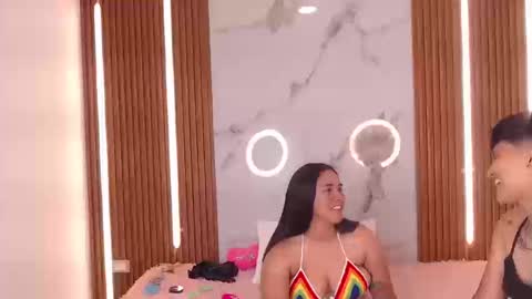 Snapshot of dann_jell chatting on 03.12.26 Danniela y Victoria online show from 03.12.26