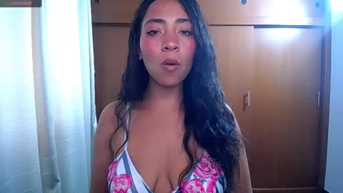 Snapshot of danna__ross chatting on 01.17.25 Danna Ross online show from 01.17.25