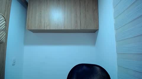 Snapshot of danna__ross chatting on 11.12.25 Danna Ross online show from 11.12.25