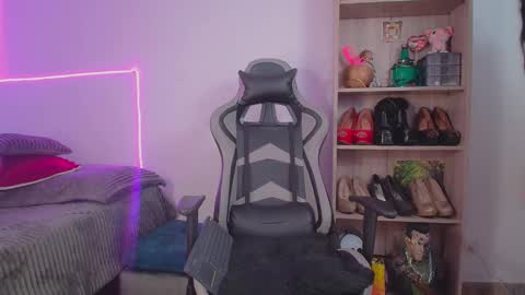 Snapshot of danna_bella2 chatting on 02.13.26 danna isabella online show from 02.13.26