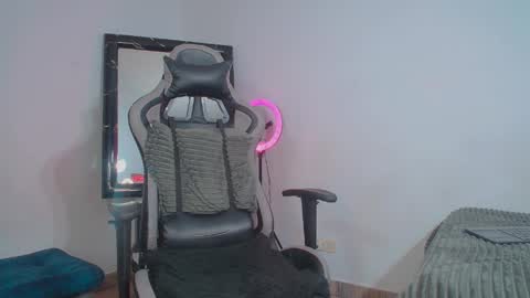 Snapshot of danna_bella2 chatting on 04.20.26 danna isabella online show from 04.20.26