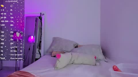 Danna Rhodes online show from 10.14.25