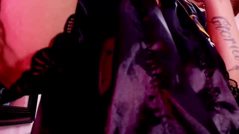 Danna Berlin  online show from 02.13.25