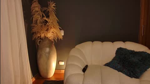 Snapshot of dannalut chatting on 01.10.25 Danna online show from 01.10.25