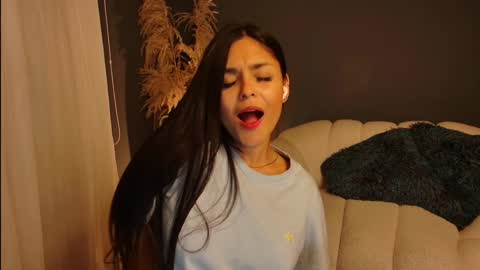 Snapshot of dannalut chatting on 01.16.25 Danna online show from 01.16.25