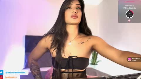 Snapshot of dannawells chatting on 09.20.25 Danna Wells online show from 09.20.25