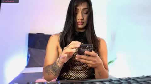 Snapshot of dannawells chatting on 09.22.25 Danna Wells online show from 09.22.25