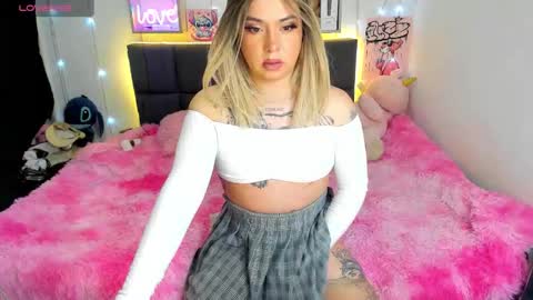 Snapshot of dannia_13 chatting on 11.09.25 dannia_13 online show from 11.09.25