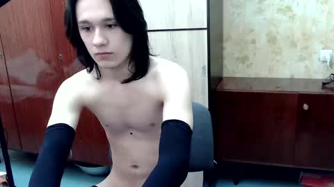 Snapshot of danniielll chatting on 03.07.25 HilmarZ online show from 03.07.25