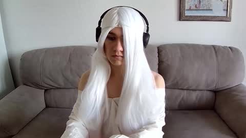 Snapshot of danniielll chatting on 10.30.25 HilmarZ online show from 10.30.25