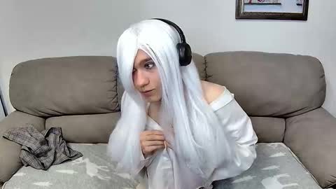 Snapshot of danniielll chatting on 11.05.25 HilmarZ online show from 11.05.25