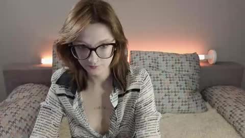 Snapshot of danny_and_ellen chatting on 11.06.25 danny and ellen online show from 11.06.25