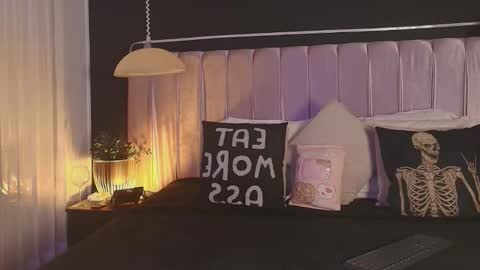 Dannyaa online show from 11.28.25