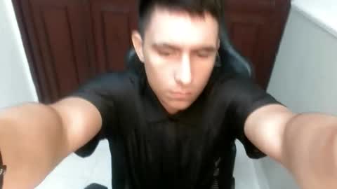 Snapshot of dannyt_hot chatting on 11.25.25 dannyt_hot online show from 11.25.25