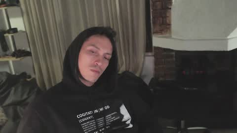 Snapshot of danruiz33 chatting on 01.12.25 Dan online show from 01.12.25