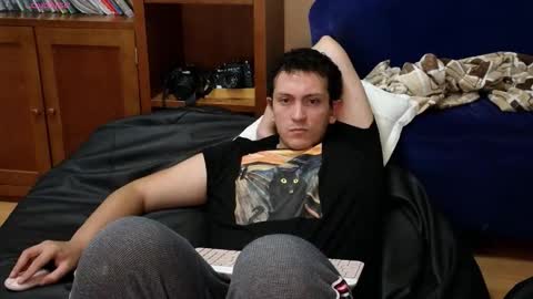 Snapshot of danruiz33 chatting on 10.17.25 Dan online show from 10.17.25