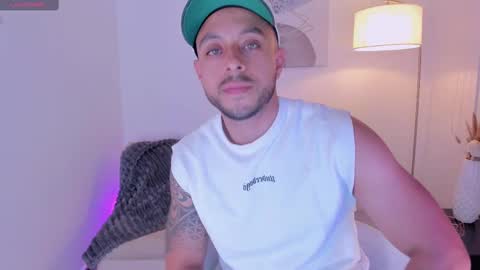 Snapshot of dante_marquez chatting on 10.21.25 Dante marquez online show from 10.21.25