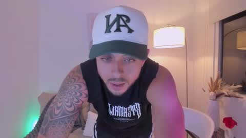 Snapshot of dante_marquez chatting on 10.22.25 Dante marquez online show from 10.22.25